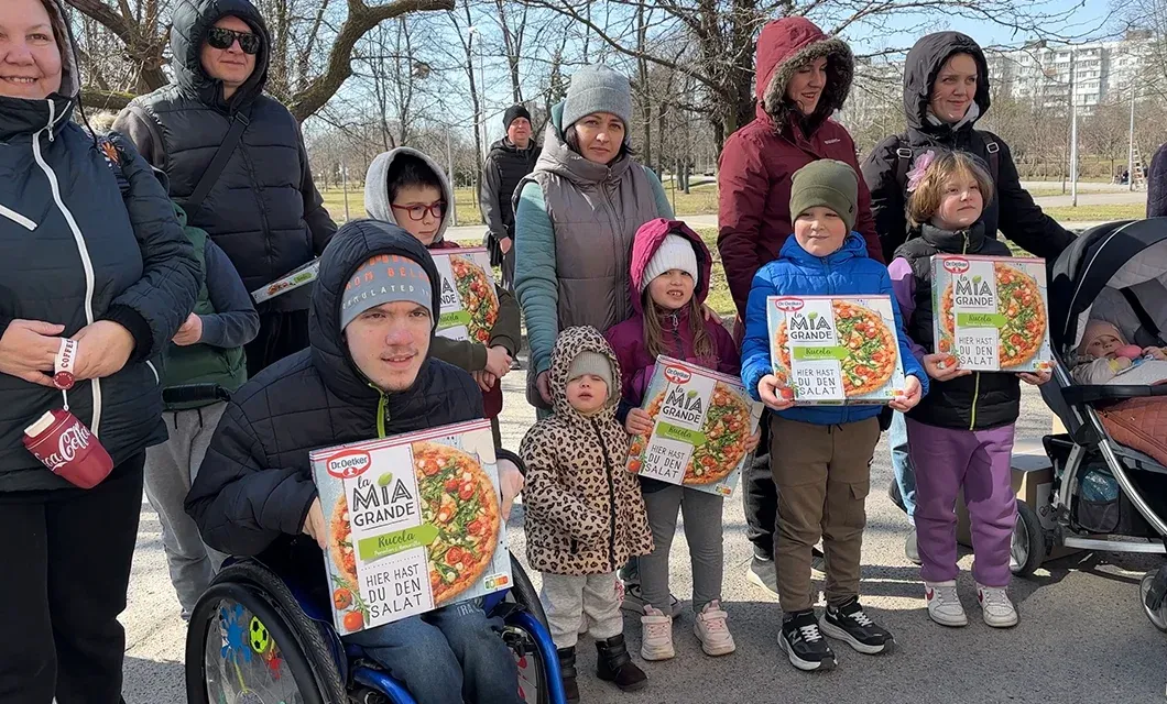 distributing foods